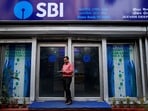 ఎస్‌బీఐ Q2 లాభం 10% జంప్: ఆ వాటా అమ్మకమే కారణం(Reuters)