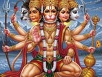 దిశ నియమం - ఎల్లప్పుడూ దక్షిణాభిముఖ గోడపై హనుమంతుడి చిత్రాన్ని ఉంచండి, ఎందుకంటే దక్షిణం యముని దిశ మరియు హనుమంతుడు యముని దూతలను తరిమికొడతాడు. ఉత్తర లేదా తూర్పు దిశలో ఉంచడం వల్ల శక్తి అసమతుల్యంగా మారుతుంది. 5-6 అడుగుల ఎత్తులో గోడపై ఉంచండి, తద్వారా కంటి నిటారుగా ఉంటుంది మరియు ఇంట్లో సానుకూలత పెరుగుతుంది.