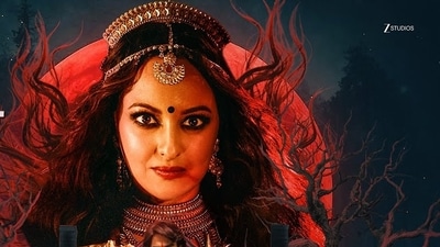 Sonakshi Sinha calls Telugu film industry “very disciplined” as she debuts in Jatadhara (YouTube/Zee Studios) Sonakshi Sinha calls Telugu film industry “very disciplined” as she debuts in Jatadhara (YouTube/Zee Studios)