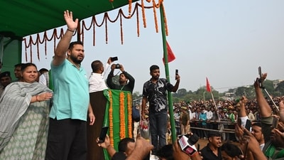 RJD leader Tejashwi Yadav addressing a public rally ahead of Bihar Assembly Elections 2025 at Maner in Patna (Santosh Kumar/ Hindustan Times)