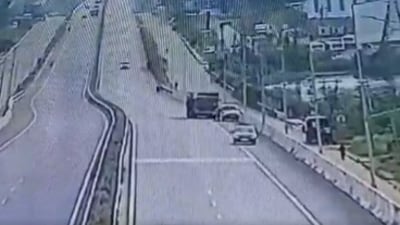 The collision proved fatal, the truck’s rear wheel reportedly ran over Sudhindra, killing him on the spot. (X/@karnatakaportf)