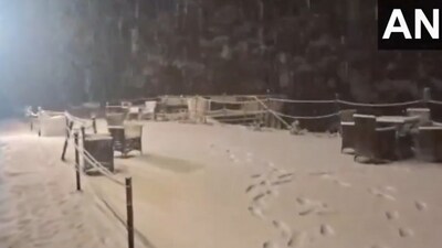 The Meteorological Department has said snowfall in the higher reaches and rains in plains would continue till Wednesday morning. (ANI)