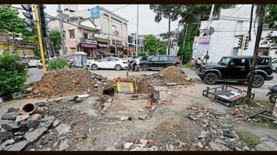 A major cave-in had occurred on August 1, damaging the main sewerage line and causing severe traffic jams in the area. (HT Photo)