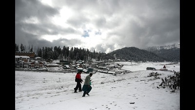 A snow-covered ski resort in Gulmarg on Wednesday. (Waseem Andrabi/HT) A snow-covered ski resort in Gulmarg on Wednesday. (Waseem Andrabi/HT)