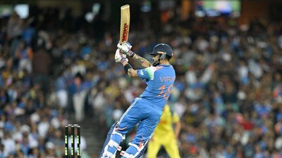 <p>విదేశాల్లో ఓ టెస్టు సిరీస్ లో అత్యధిక సెంచరీల రికార్డు కోహ్లీదే. 2014 బార్డర్-గవాస్కర్ టెస్టు సిరీస్ లో నాలుగు సెంచరీలు బాదాడు కింగ్. అలాగే కెప్టెన్ గా వరుసగా అత్యధిక టెస్టు సిరీస్ లు గెలిచిన రికార్డు కూడా అతనిదే. అతని కెప్టెన్సీలో ఇండియా వరుసగా 9 టెస్టు సిరీస్ లు నెగ్గింది. </p> (AFP)