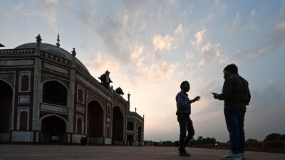 Gram it: Pleasant or problematic? An evening at the Humayun's Tomb feels pleasurable, on Wednesday, if only one can overlook the high air pollution. While the Air Quality Index (AQI) showed some improvement on Wednesday, it continued to remain in the 'poor' category. (Photo: Arvind Yadav/HT)