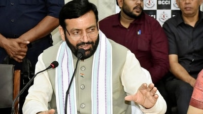 Patna, Bihar, India -oct .29, 2025: Hariyana State Chief Minister Nayab Singh Saini interacting with officials and members of Bihar Chamber of Commerce at chamber hall in Patna, Bihar, India, Wednesday,29, 2025.(Photo by Santosh Kumar/ Hindustan Times)