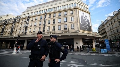 French police secure the area outside the Le BHV Marais department store, the Bazar de l'Hotel de Ville in Paris, France. (REUTERS)
