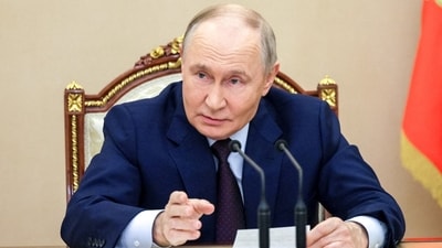 Russian President Vladimir Putin chairs a meeting with members of the Security Council in Moscow, Russia, November 5, 2025. (Reuters)