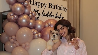 On her 25th birthday, Khushi Kapoor was showered with love from family and friends. Notable messages came from Mahima Chowdhary and her aunt Maheep. On her 25th birthday, Khushi Kapoor was showered with love from family and friends. Notable messages came from Mahima Chowdhary and her aunt Maheep.