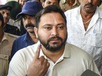 బీహార్ ఎన్నికలు: తొలి విడత పోలింగ్ షురూ.. పలుచోట్ల EVM మొరాయింపు