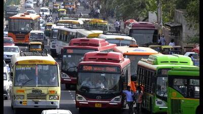 During the inspection, a senior municipal official said, eight buses were found parked improperly on the road which obstructed smooth traffic flow. (HT archive) During the inspection, a senior municipal official said, eight buses were found parked improperly on the road which obstructed smooth traffic flow. (HT archive)