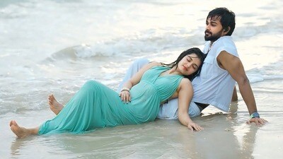 <p>పెళ్లి కాకముందే శివ కుమార్‌తో ప్రియాంక జైన్ సహజీవనం చేసింది. ఇద్దరు కలిసి చాలా రొమాంటిక్‌గా ఫొటోలు కూడా షేర్ చేశారు. ఇక రీసెంట్‌గా 2024 ఏప్రిల్‌తో తాము సీక్రెట్‌గా పెళ్లి చేసుకున్నట్లు ప్రకటించి షాక్ ఇచ్చారు. <br> </p> (Instagram/Priyanka Jain)