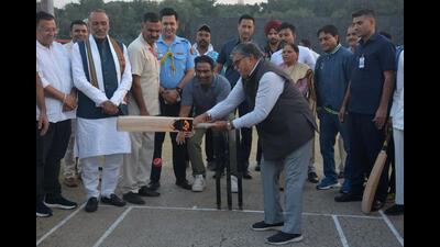 Punjab governor Gulab Chand Kataria during the inauguration of first Bharat Ratna late Atal Bihari Vajpayee District Street Cricket Tournament in Panchkula on Thursday. (Sant Arora/Hindustan Times)