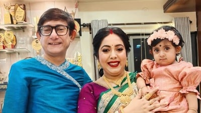 মেয়েকে নিয়ে কী ভবিষ্যৎবাণী শ্রীময়ীর? মেয়েকে নিয়ে কী ভবিষ্যৎবাণী শ্রীময়ীর?