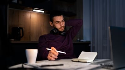 Night shift workers are at a great risk of sleep-related problems because of disrupted circadian rhythm. (Picture credit: Freepik) Night shift workers are at a great risk of sleep-related problems because of disrupted circadian rhythm. (Picture credit: Freepik)