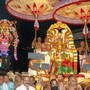 <p>పౌరాణిక నేపథ్యంలో 108 వైష్ణవ దివ్యదేశాలలోనూ గరుడసేవ అత్యంత ప్రాముఖ్యతను సంతరించుకుంది. గరుడవాహనం ద్వారా స్వామివారు దాసానుదాస ప్రపత్తికి తాను దాసుడని తెలియజెబుతారు.</p>
