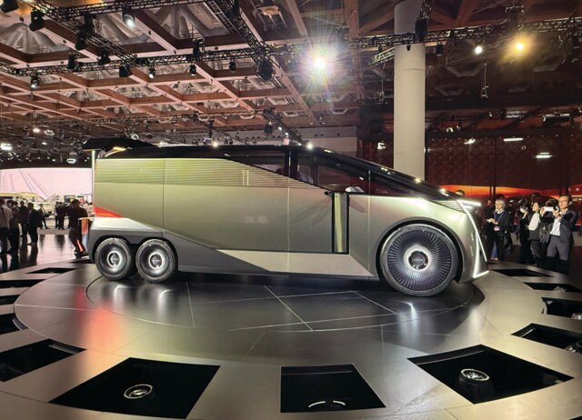 The Lexus LS Concept reimagines the flagship sedan as a six-wheeled, ultra-luxurious minivan. The Lexus LS Concept reimagines the flagship sedan as a six-wheeled, ultra-luxurious minivan.