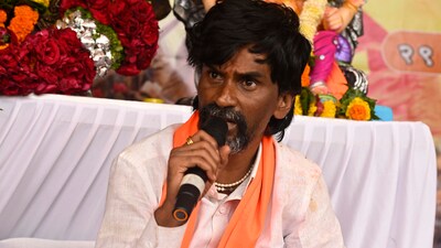 According to the Jalna police, two persons have been detained, following a probe into a formal complaint submitted by Jarange's associate. (Hindustan Times/File)
