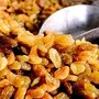 ভেজানো কিশমিশ খেলে কী হয়?