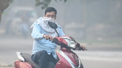 Delhi-NCR has seen breaches of the AQI 350 mark already. (Sunil Ghosh/HT Photo) Delhi-NCR has seen breaches of the AQI 350 mark already. (Sunil Ghosh/HT Photo)