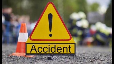 Balbir parked his truck on the roadside and went ahead to check the cause of the congestion (Rpresentational Image) Balbir parked his truck on the roadside and went ahead to check the cause of the congestion (Rpresentational Image)