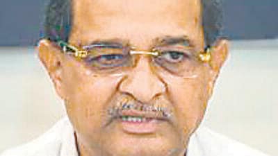Mumbai: Maharashtra Leader of Opposition Radhakrishna Vikhe Patil addresses a press conference after Congress Core Committee meeting, in Mumbai, Thursday, March 14, 2019. (PTI Photo/Shashank Parade) (PTI3_14_2019_000068B) (PTI) Mumbai: Maharashtra Leader of Opposition Radhakrishna Vikhe Patil addresses a press conference after Congress Core Committee meeting, in Mumbai, Thursday, March 14, 2019. (PTI Photo/Shashank Parade) (PTI3_14_2019_000068B) (PTI)