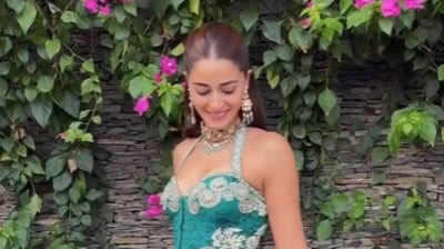 Ananya Panday wore an emerald choker with matching earrings to go with her outfit. (Instagram/@meerasakhrani) Ananya Panday wore an emerald choker with matching earrings to go with her outfit. (Instagram/@meerasakhrani)