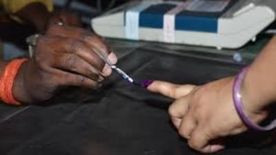 The signature campaign regarding “vote theft” was launched in Punjab under the leadership of PPCC president Amarinder Singh Raja Warring over a month ago. The signature campaign regarding “vote theft” was launched in Punjab under the leadership of PPCC president Amarinder Singh Raja Warring over a month ago.