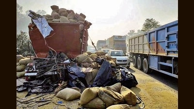 The tipper had broken down and its driver was inspecting it when the accident happened, cops said. (HT Photo)