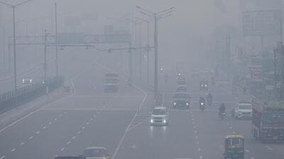 Vehicles move along National Highway 9 amid low visibility caused by smog on a Saturday morning. (Sakib Ali/HT Photo) Vehicles move along National Highway 9 amid low visibility caused by smog on a Saturday morning. (Sakib Ali/HT Photo)
