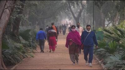 With temperatures beginning to drop, several parts of the city are witnessing early signs of fog during the early morning and late evening hours. (REPRESENTATIVE PHOTO)