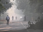 Haze engulfs ITO on Sunday. (Arvind Yadav/HT)