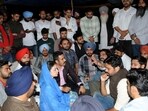 Himachal Pradesh minister Vikramaditya Singh and his wife, Amreen Kaur Sekhon, a PU alumna, extended solidarity to the protesting students on the campus on Saturday. (Ravi Kumar/HT) Himachal Pradesh minister Vikramaditya Singh and his wife, Amreen Kaur Sekhon, a PU alumna, extended solidarity to the protesting students on the campus on Saturday. (Ravi Kumar/HT)
