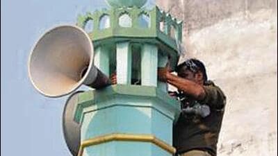 A loudspeaker being removed from a religious place in Lucknow. (HT) A loudspeaker being removed from a religious place in Lucknow. (HT)