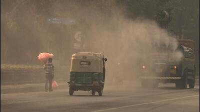 Data from the Central Pollution Control Board (CPCB)’s Sameer app showed that at 8 am, 23 out of the 39 active air quality monitoring stations were in the ‘severe’ category. (Vipin Kumar/ Hindustan Times) Data from the Central Pollution Control Board (CPCB)’s Sameer app showed that at 8 am, 23 out of the 39 active air quality monitoring stations were in the ‘severe’ category. (Vipin Kumar/ Hindustan Times)
