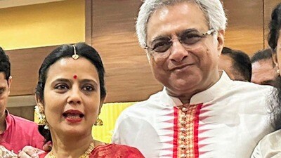 নদিয়ায় বিয়ের রিসেপশনের রাজকীয় আয়োজন নিয়ে বিতর্কে মহুয়া মৈত্র।