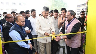 శంకర కంటి ఆసుపత్రిని ప్రారంభించిన చంద్రబాబు శంకర కంటి ఆసుపత్రిని ప్రారంభించిన చంద్రబాబు