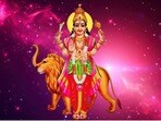 <p>బుధుడు ప్రస్తుతం వృశ్చికరాశిలో సంచరిస్తున్నాడు. నవంబర్ 10 నుంచి తిరోగమనంలో సంచరిస్తాడు. బుధుడు తిరోగమనం అన్ని రాశిచక్ర గుర్తుల జీవితాలపై ప్రభావం చూపుతుంది. కొన్ని రాశిచక్ర గుర్తులకు చాలా అదృష్టవంతులుగా ఉంటాయి. బుధుడు తిరోగమనంలో ఉన్నందున ఈ రాశుల వారు కెరీర్, వ్యాపారంలో మంచి విజయాన్ని పొందే అవకాశాలు ఉన్నాయి. డబ్బు చేతికి వస్తుంది, పురోగతికి కొత్త అవకాశాలు లభిస్తాయి.</p>