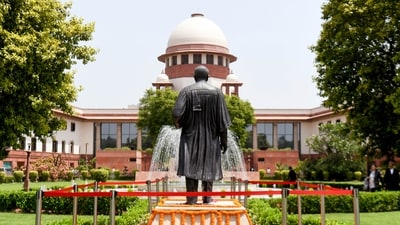 The top court noted that the lawyers are believed to be the officers of the Court and, as such, they "owe a duty to this court." (ANI) The top court noted that the lawyers are believed to be the officers of the Court and, as such, they "owe a duty to this court." (ANI)