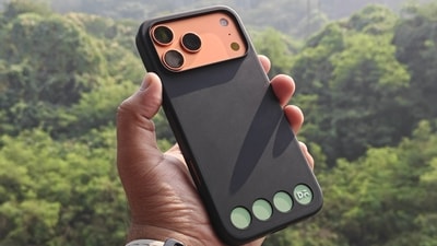 We tested multiple Stack accessories over a few weeks on the iPhone 17 and iPhone 17 Pro Max. (Ayushmann Chawla) We tested multiple Stack accessories over a few weeks on the iPhone 17 and iPhone 17 Pro Max. (Ayushmann Chawla)