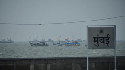 Mumbai, India – 31, Oct 2025: Fishing boats anchored at Colaba after the India Meteorological Department (IMD) issued a weather alert, in Mumbai, India, on Friday, Oct 31, 2025. (Photo by Bhushan Koyande/HT Photo) Mumbai, India – 31, Oct 2025: Fishing boats anchored at Colaba after the India Meteorological Department (IMD) issued a weather alert, in Mumbai, India, on Friday, Oct 31, 2025. (Photo by Bhushan Koyande/HT Photo)