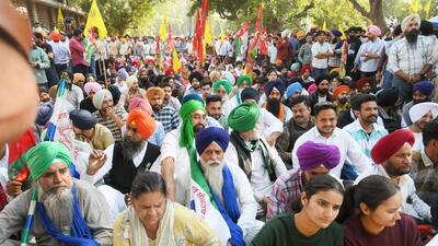 Protesters near the Panjab University vice-chancellor’s office in Chandigarh on Monday. The protest and security curbs triggered traffic jams across Mohali and Chandigarh. (Keshav Singh/HT) Protesters near the Panjab University vice-chancellor’s office in Chandigarh on Monday. The protest and security curbs triggered traffic jams across Mohali and Chandigarh. (Keshav Singh/HT)