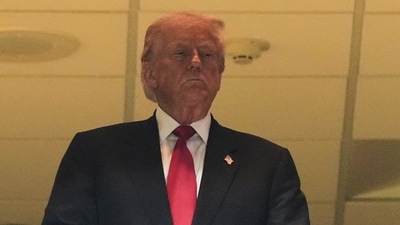Trump's ‘awkward’ reaction amid boos at Commanders NFL game (AP Photo/Jacquelyn Martin) (AP) Trump's ‘awkward’ reaction amid boos at Commanders NFL game (AP Photo/Jacquelyn Martin) (AP)