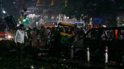 At the blast site near Red Fort in Delhi on November 10. (Sanjeev Verma/HT Photo)