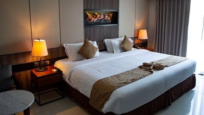 A Chinese guest flooded a hotel room after a refund denial and later paid 280 times the room rate for the damage she caused. (Representational image/Unsplash) A Chinese guest flooded a hotel room after a refund denial and later paid 280 times the room rate for the damage she caused. (Representational image/Unsplash)