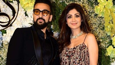 The court directed Shetty and Kundra to provide a copy of their petitions to the complainant, Deepak Kothari and posted the matter for hearing on November 20. (X) The court directed Shetty and Kundra to provide a copy of their petitions to the complainant, Deepak Kothari and posted the matter for hearing on November 20. (X)
