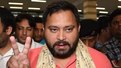 'ఇద్దరు గుజరాతీలు' బీహార్‌పై ఆధిపత్యం చెలాయించాలని చూస్తున్నారు: తేజస్వీ యాదవ్