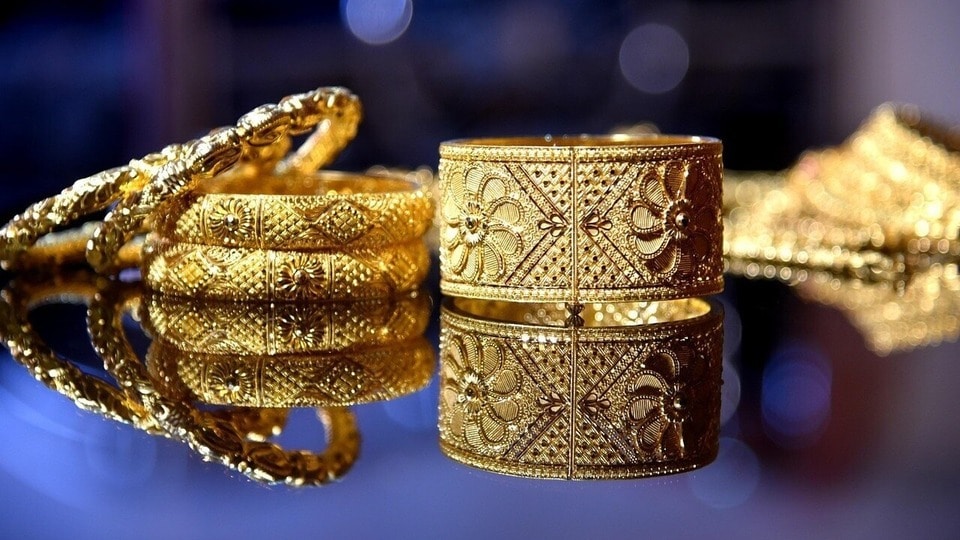 Akshaya Tritiya 2025: Jewellers like Tanishq, Senco Gold, MP Jewellers, and PC Chandra Jewellers are offering discounts to attract customers during the buying season. 