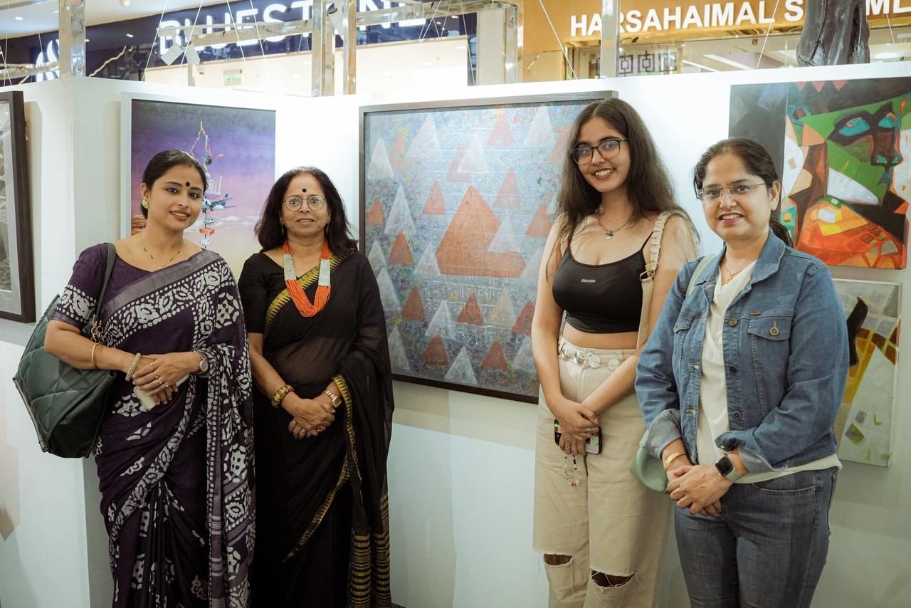 The exhibiton is drawing arts lovers in large numbers